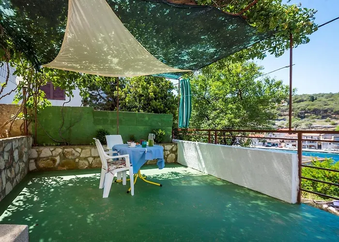 בית הארחה Apartments Zirje Žirje